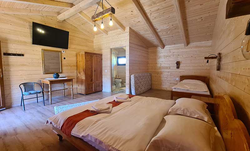 triple room with balcony 2 Alba county Accommodation in Transylvania Casa Artemis