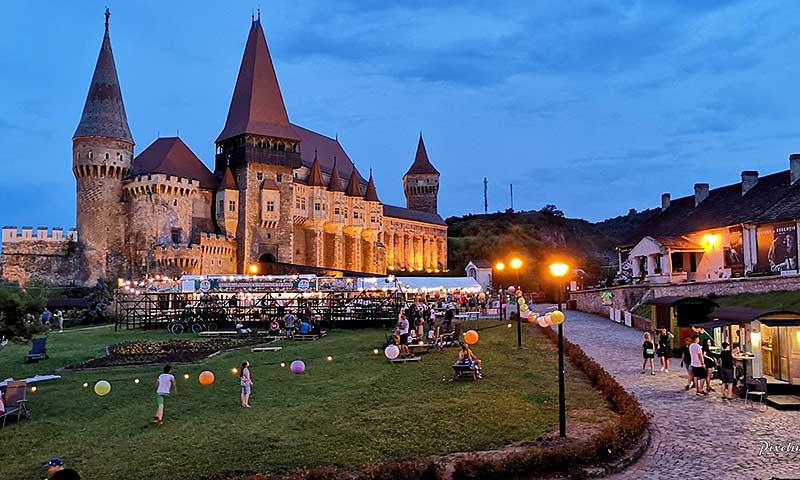 Obiective turistice in Transilvania Castelul Corvinilor