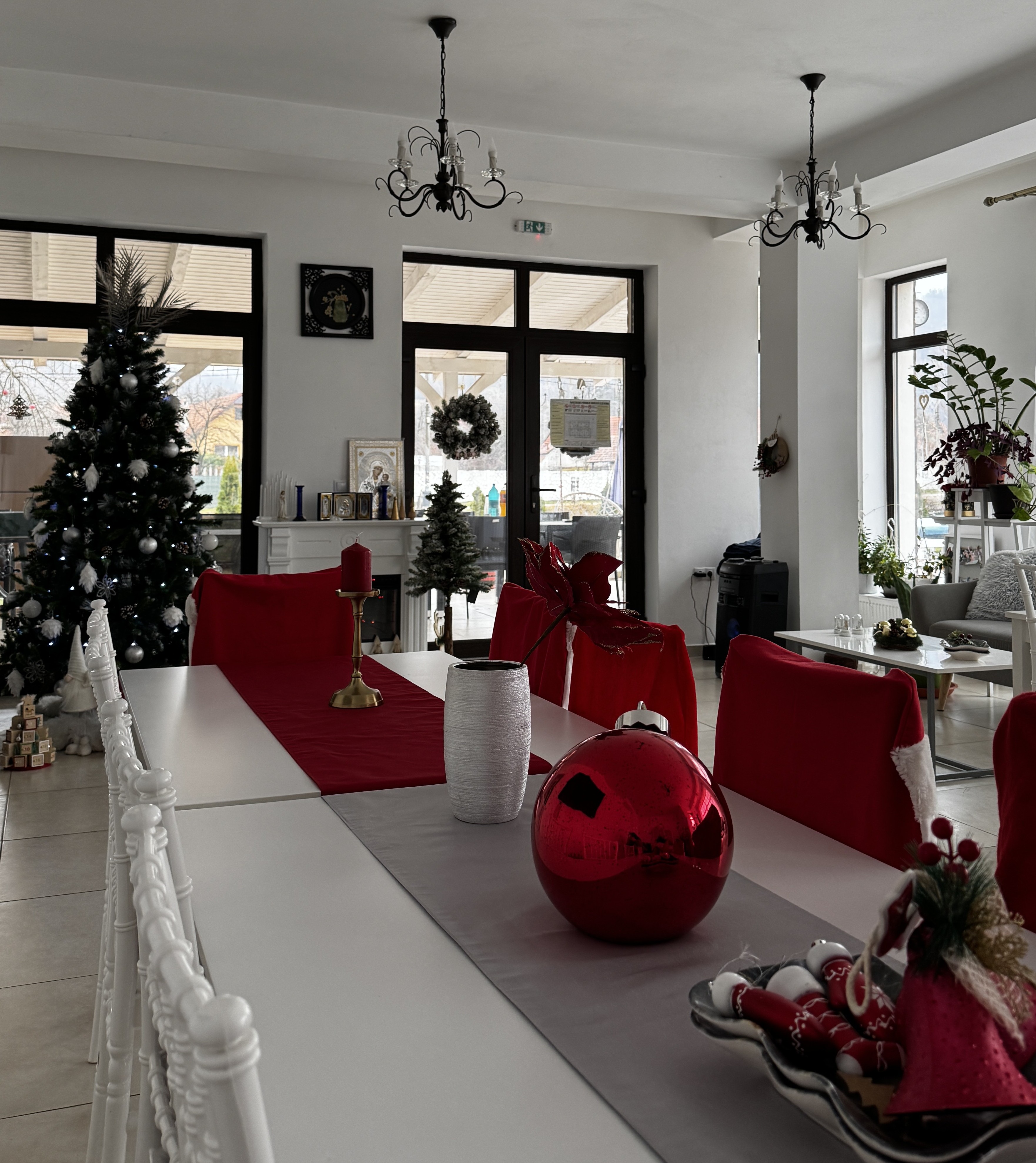 Pachet cazare Crăciun la pensiune cu jacuzzi modern cu hidromasaj și aeromasaj